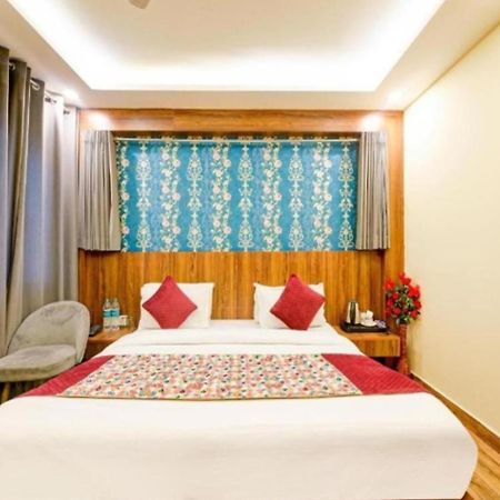 Hotel Vijaydeep Palace Near Delhi Airport Нью-Дели Экстерьер фото