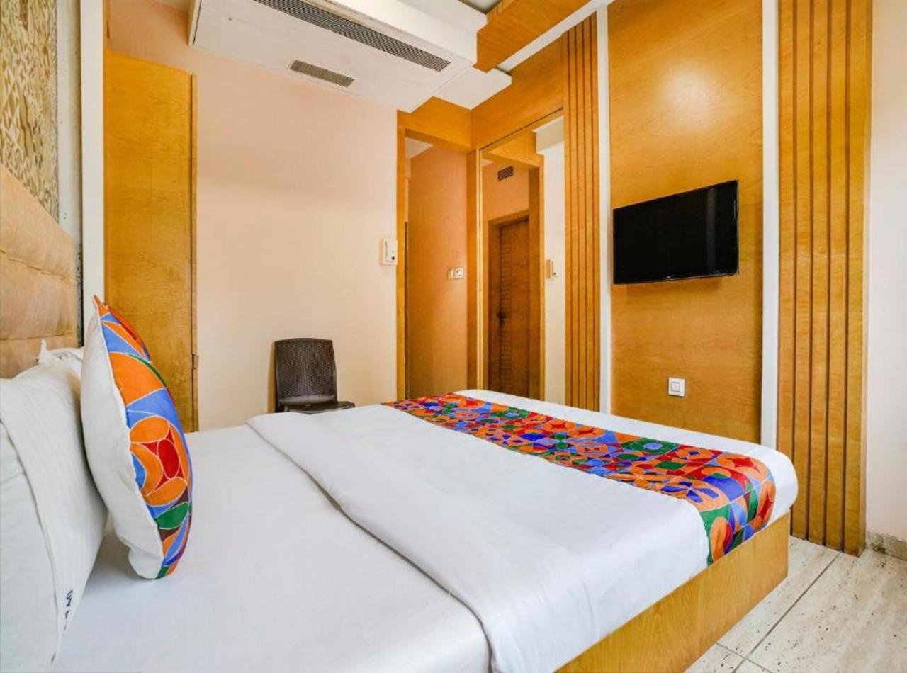 Hotel Vijaydeep Palace Near Delhi Airport Нью-Дели Экстерьер фото