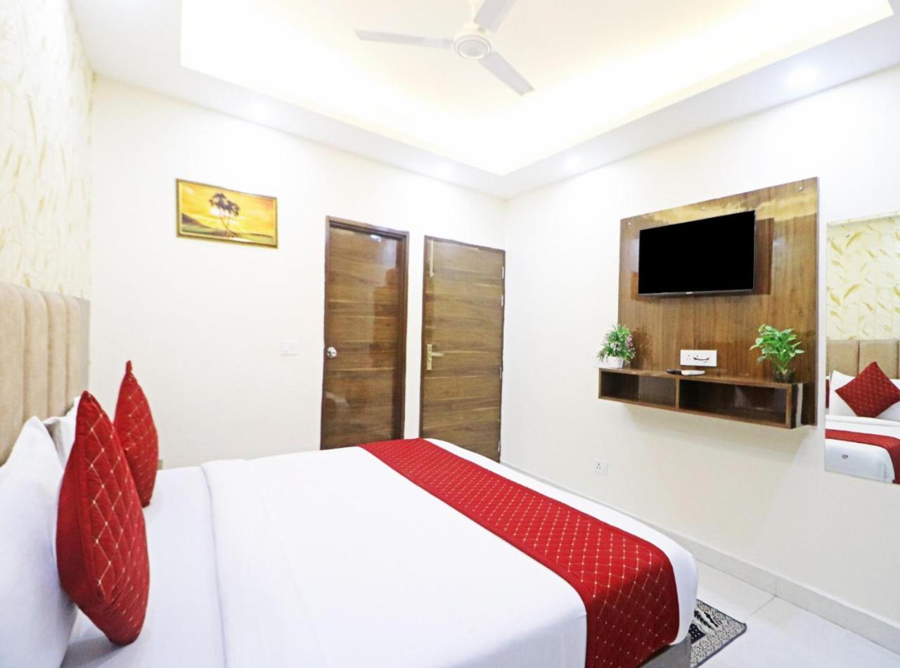 Hotel Vijaydeep Palace Near Delhi Airport Нью-Дели Экстерьер фото