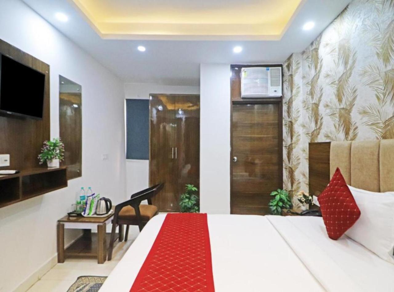Hotel Vijaydeep Palace Near Delhi Airport Нью-Дели Экстерьер фото